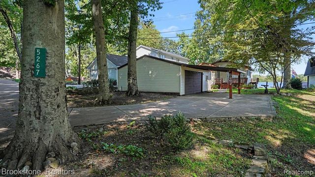 5267 Redding Drive, Pinckney, MI 48169