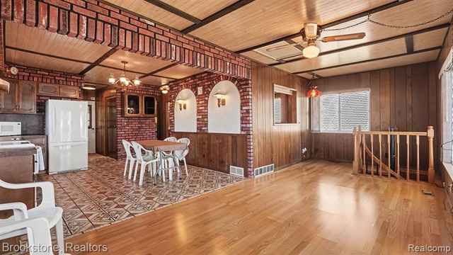 5267 Redding Drive, Pinckney, MI 48169