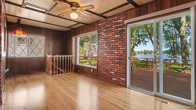 5267 Redding Drive, Pinckney, MI 48169