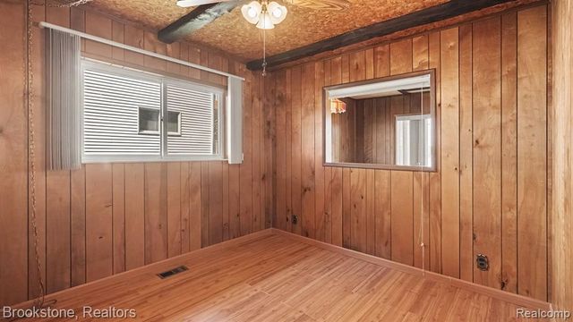 5267 Redding Drive, Pinckney, MI 48169