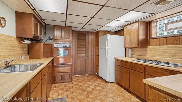 5267 Redding Drive, Pinckney, MI 48169