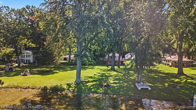 5267 Redding Drive, Pinckney, MI 48169