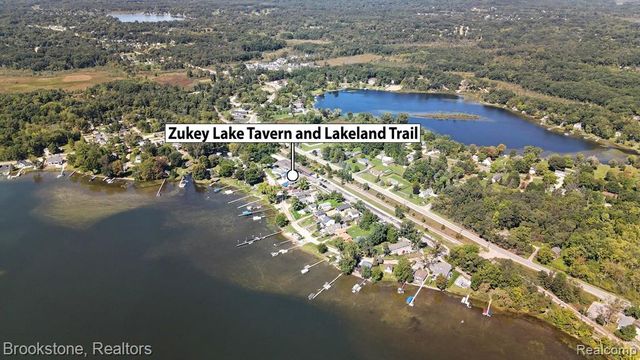 5267 Redding Drive, Pinckney, MI 48169