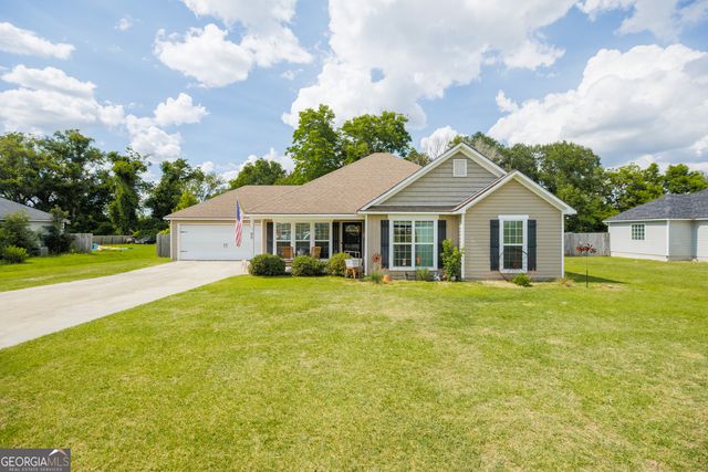 90 N Moody Drive, Ray City, GA 31645