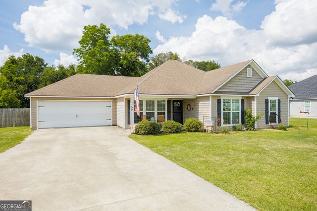 90 N Moody Drive, Ray City, GA 31645