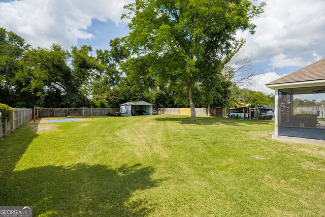 90 N Moody Drive, Ray City, GA 31645