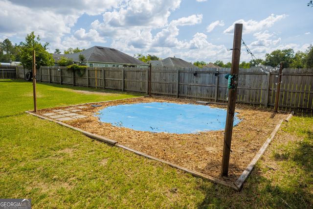 90 N Moody Drive, Ray City, GA 31645