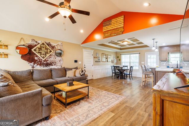 90 N Moody Drive, Ray City, GA 31645