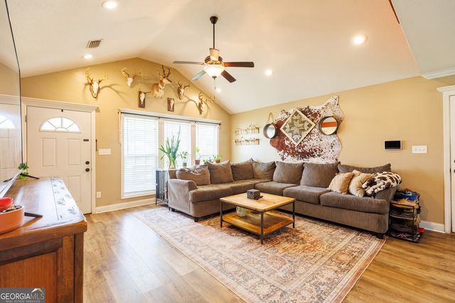 90 N Moody Drive, Ray City, GA 31645