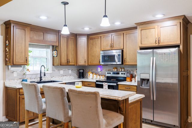 90 N Moody Drive, Ray City, GA 31645