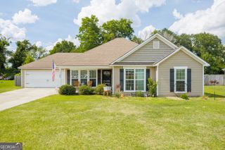 90 N Moody Drive, Ray City, GA 31645