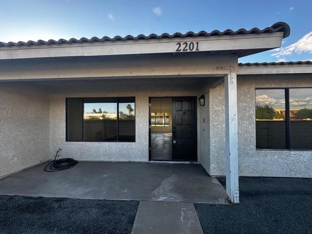 2201 N Farrell Drive, Palm Springs, CA 92262