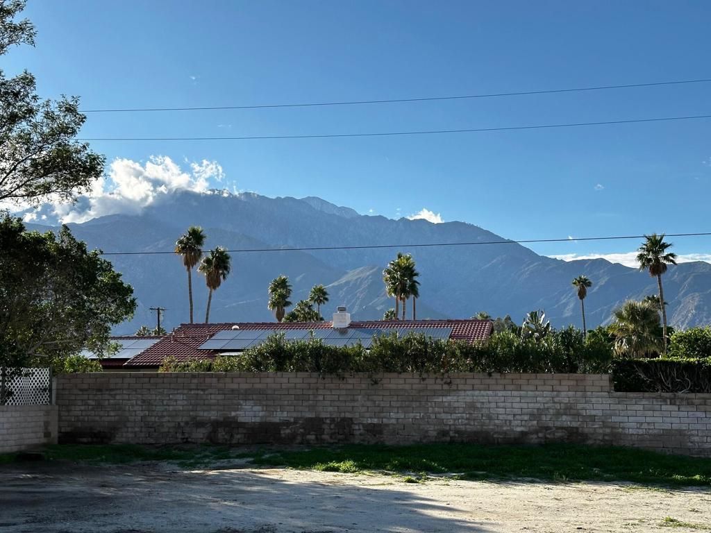 2201 N Farrell Drive, Palm Springs, CA 92262
