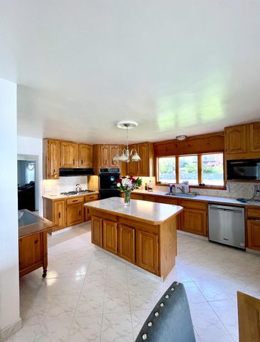 28 Cooper Lane, Larchmont, NY 10538