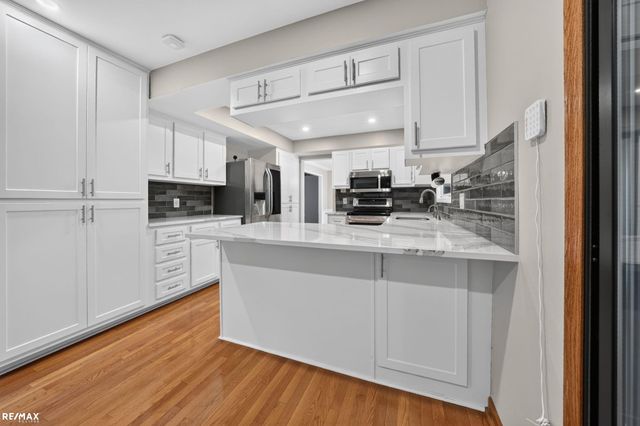 1155 Hickory Hill Dr Drive, Rochester Hills, MI 48309