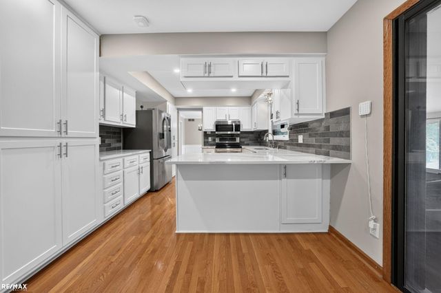 1155 Hickory Hill Dr Drive, Rochester Hills, MI 48309