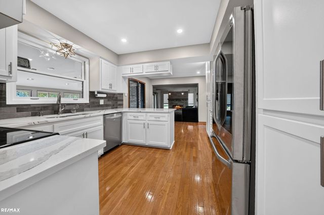 1155 Hickory Hill Dr Drive, Rochester Hills, MI 48309