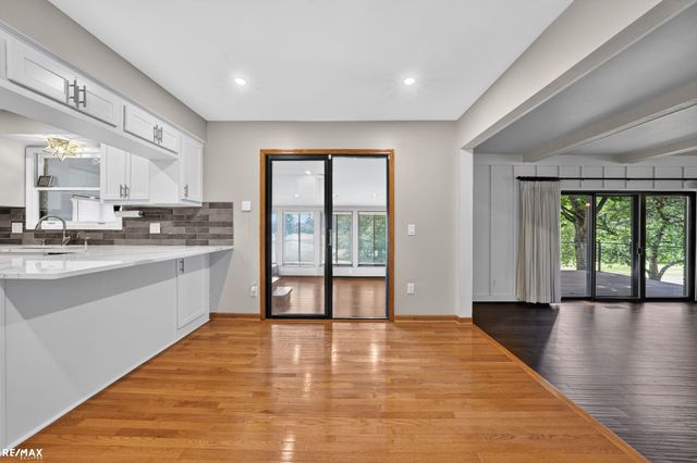 1155 Hickory Hill Dr Drive, Rochester Hills, MI 48309