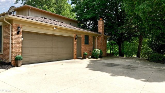 1155 Hickory Hill Dr Drive, Rochester Hills, MI 48309