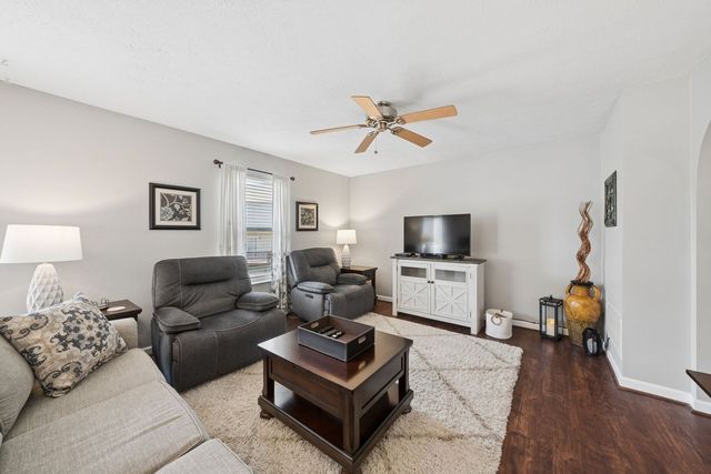 138 Manor View Drive, Manor, PA 15665