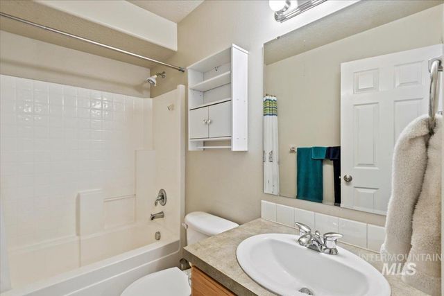 842 E Pluton, Kuna, ID 83634