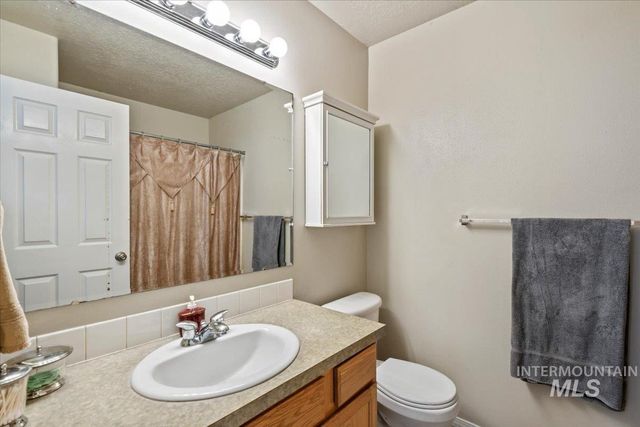 842 E Pluton, Kuna, ID 83634