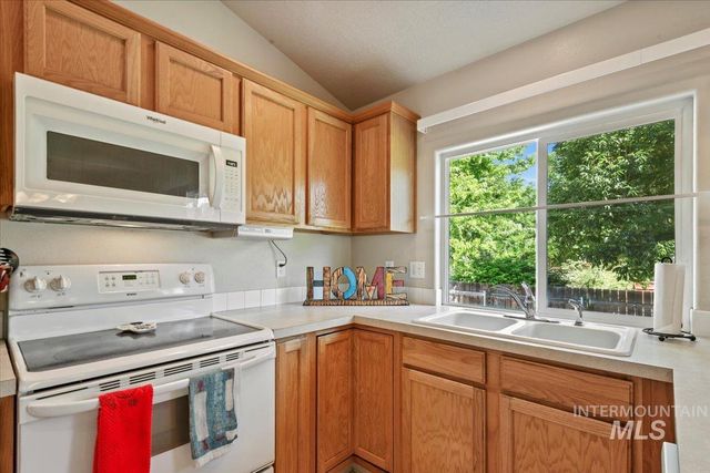 842 E Pluton, Kuna, ID 83634