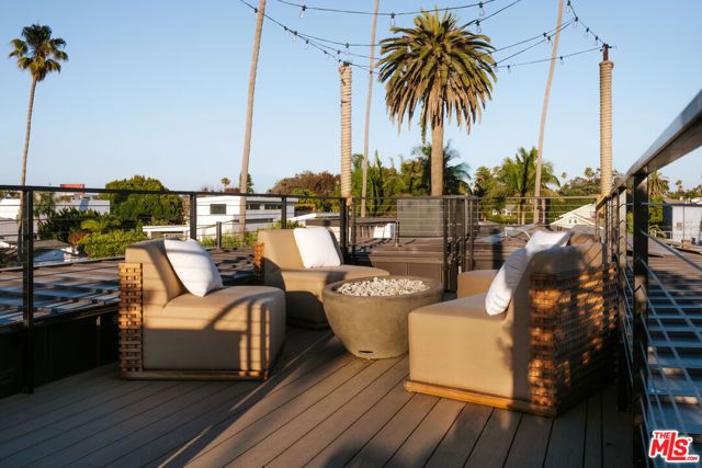 923 Milwood Avenue, Los Angeles, CA 90291