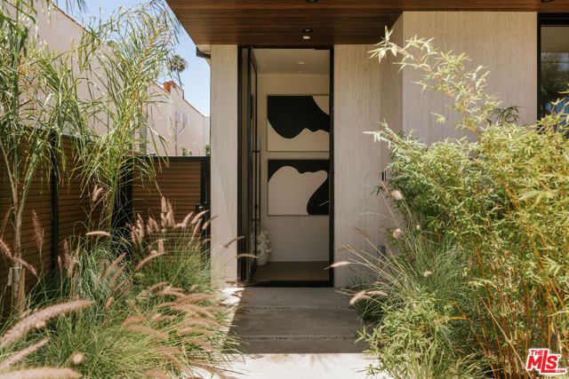 923 Milwood Avenue, Los Angeles, CA 90291