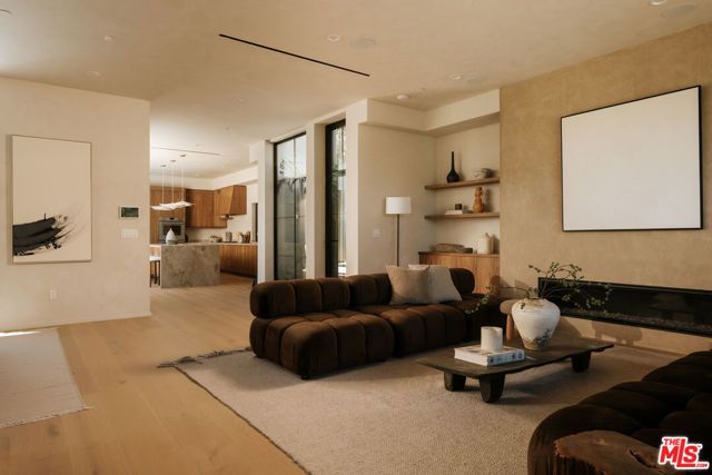 923 Milwood Avenue, Los Angeles, CA 90291