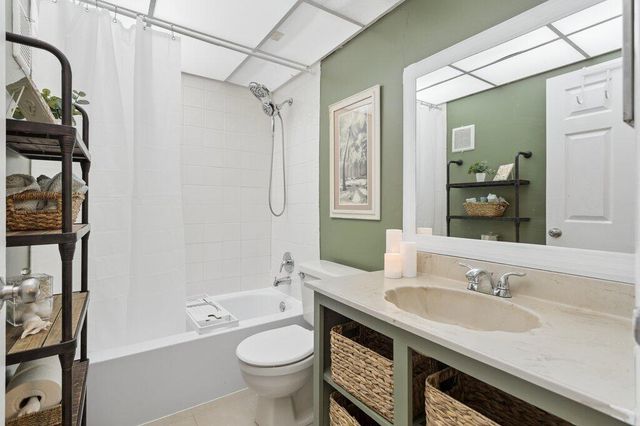 3141 NW 47th Terrace 124, Lauderdale Lakes, FL 33319