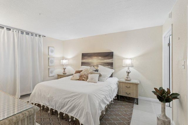 3141 NW 47th Terrace 124, Lauderdale Lakes, FL 33319