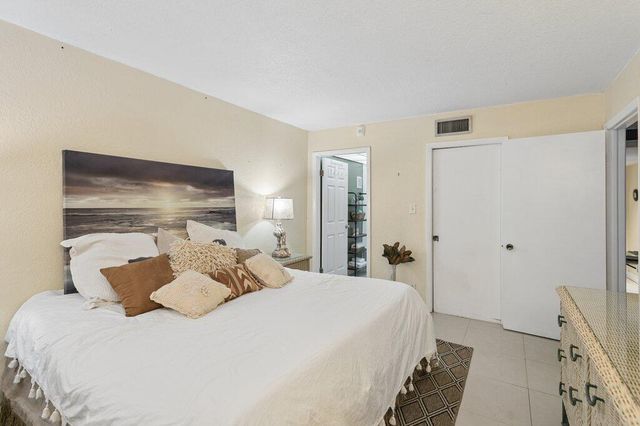 3141 NW 47th Terrace 124, Lauderdale Lakes, FL 33319