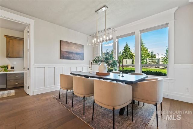 2560 N Hearthglow Pl, Eagle, ID 83616