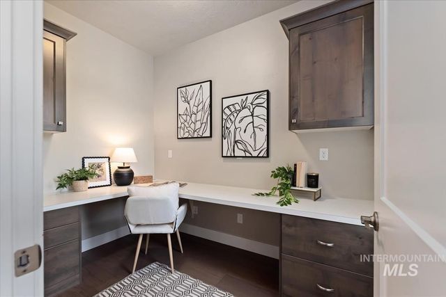 2560 N Hearthglow Pl, Eagle, ID 83616