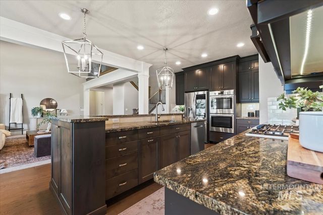 2560 N Hearthglow Pl, Eagle, ID 83616