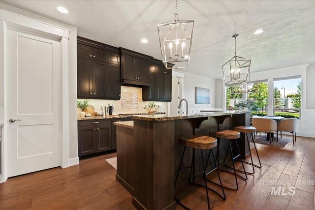 2560 N Hearthglow Pl, Eagle, ID 83616