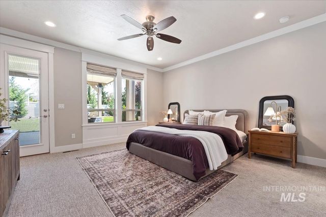 2560 N Hearthglow Pl, Eagle, ID 83616