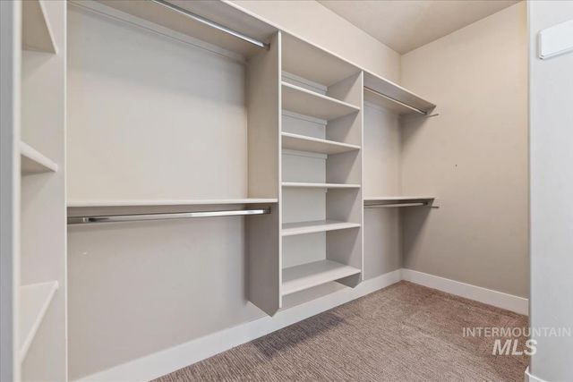 2560 N Hearthglow Pl, Eagle, ID 83616