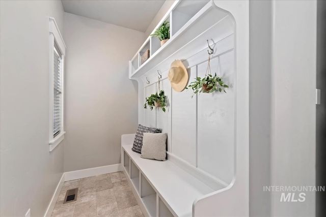 2560 N Hearthglow Pl, Eagle, ID 83616