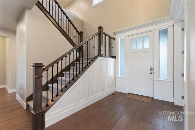 2560 N Hearthglow Pl, Eagle, ID 83616