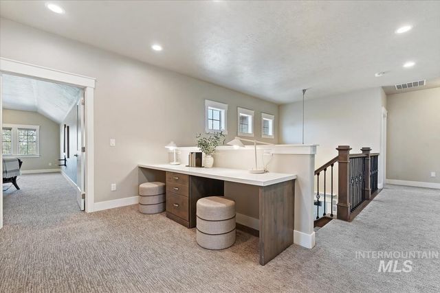 2560 N Hearthglow Pl, Eagle, ID 83616