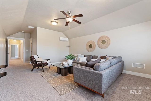 2560 N Hearthglow Pl, Eagle, ID 83616