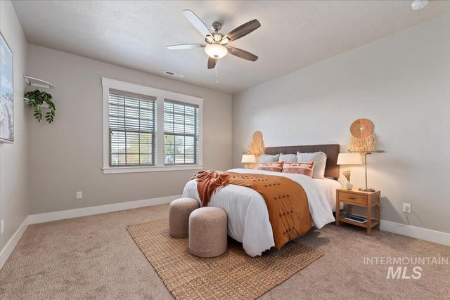 2560 N Hearthglow Pl, Eagle, ID 83616