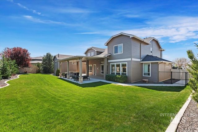2560 N Hearthglow Pl, Eagle, ID 83616