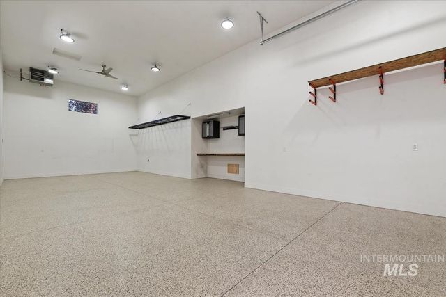 2560 N Hearthglow Pl, Eagle, ID 83616