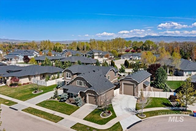 2560 N Hearthglow Pl, Eagle, ID 83616