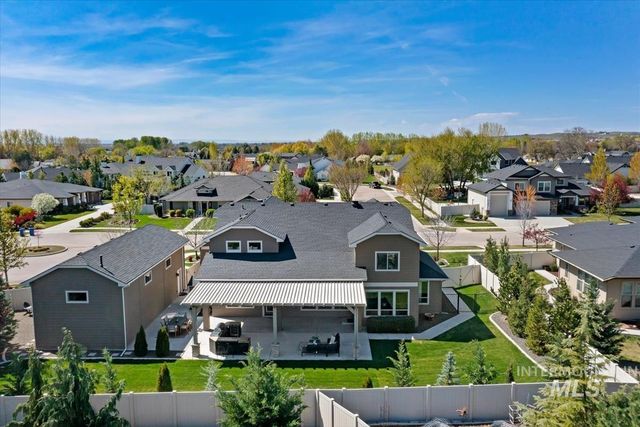 2560 N Hearthglow Pl, Eagle, ID 83616