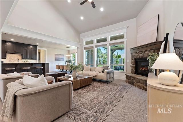 2560 N Hearthglow Pl, Eagle, ID 83616