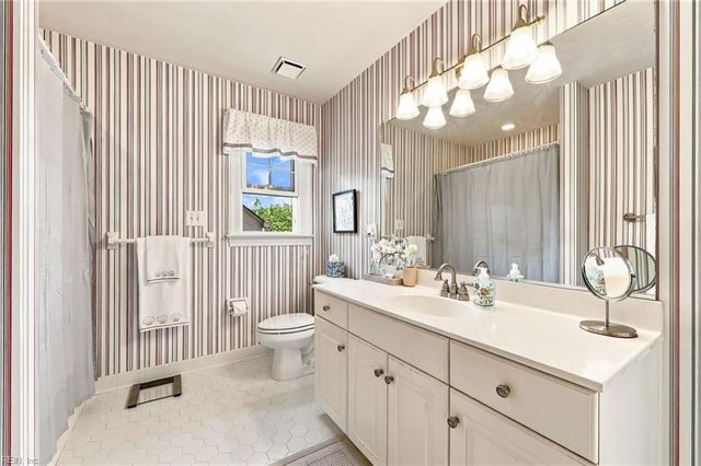 1519 Bordeaux PL, Norfolk, VA 23509
